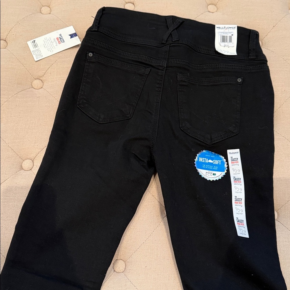 NWT Wallflower Sassy High Rise Skinny Jeans Size 9
